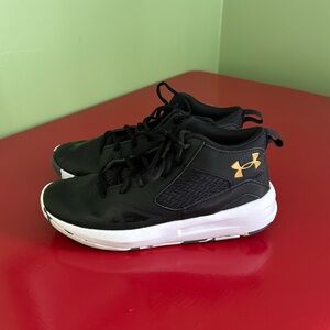 UnderArmour Basketball Shoes